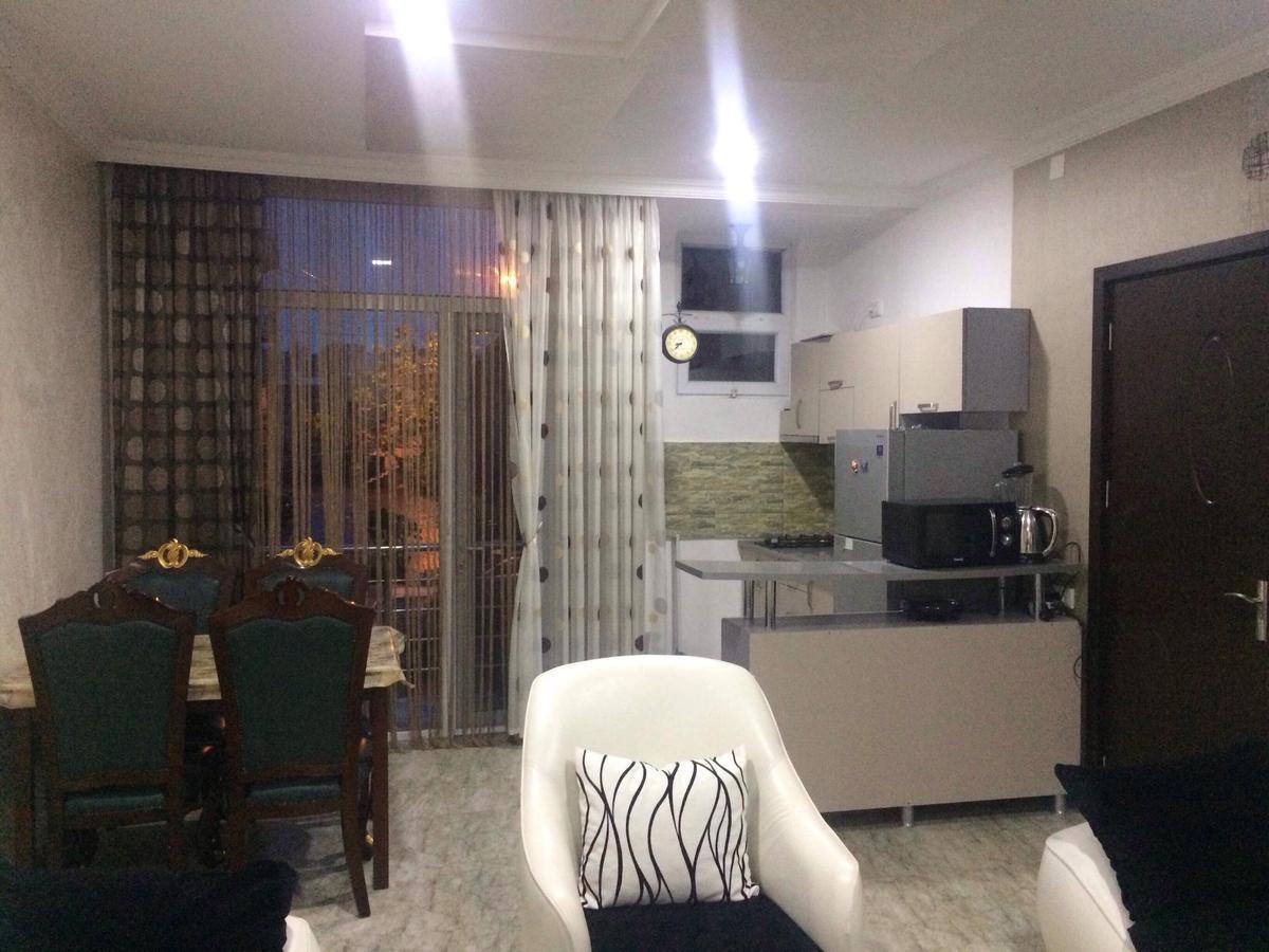 Inga's Apartment Kobuleti Bagian luar foto