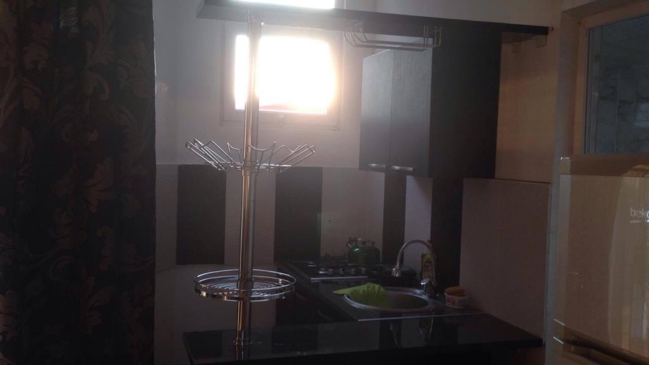 Inga's Apartment Kobuleti Bagian luar foto